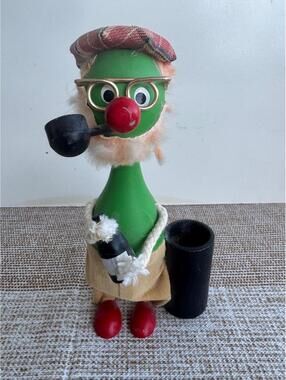 Mid Century Pen Holder Carved Wood Scotsman Or Irishman With Wood Pipe.
